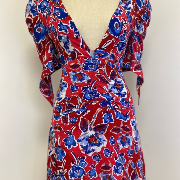 Plunging V neck floral dress - Picture 11 of 12